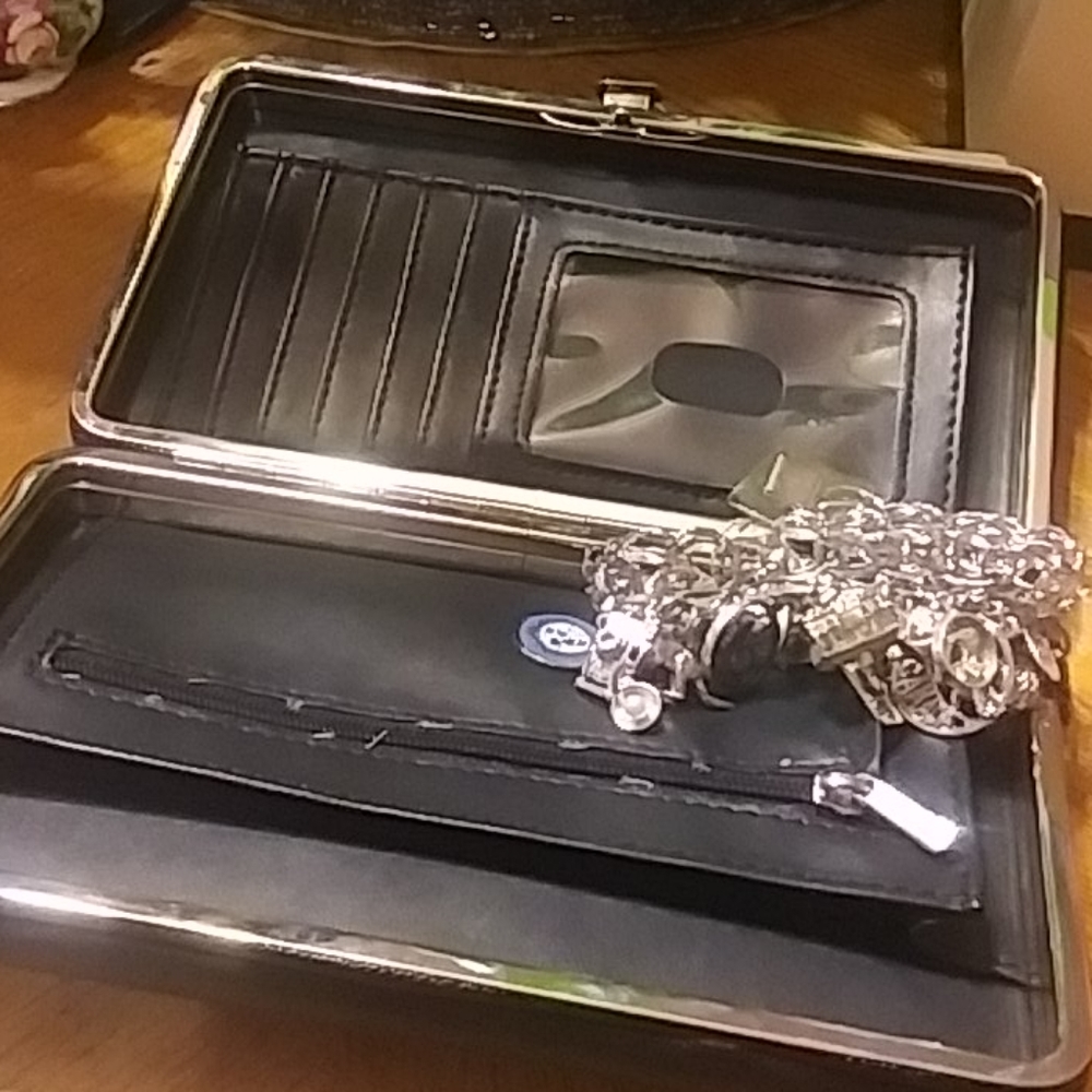 Wallet - Picture 4 of 4